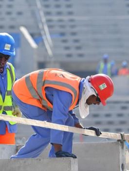 عامل يحصل على تعويض بقيمة 100 الف درهم