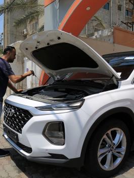 الاحتلال يحتجز مركبات في قطاع غزة