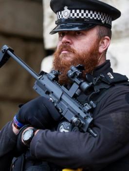 بريطانيا وطفل مسلم