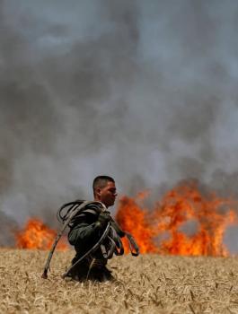 حرائق في غلاف غزة