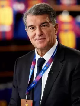 رئيس نادي برشلونة وجبريل الرجوب