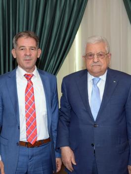 عباس ورئيس هيئة مكافحة الفساد