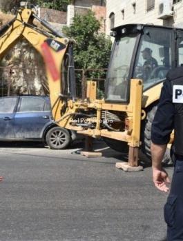 اتلاف مركبات غير قانونية في رام الله