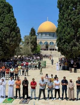 اداء الصلاة في المسجد الاقصى