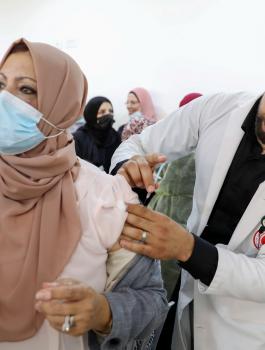 التطعيم ضد كورونا في فلسطين