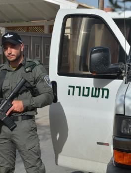 الشرطة الاسرائيلية والمستوطنين