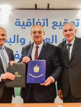 شركة الاتصالات تقدم منح دراسية