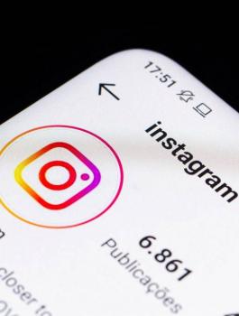 انستغرام وخاصة السحب للاعلى