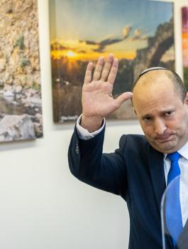 عباس ونفتالي بنيت