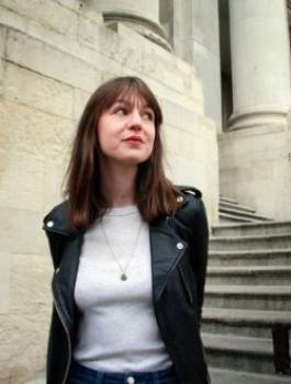 كاتبة ايرلندية وفلسطين