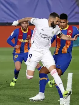 برشلونة وريال مدريد في الدوري الاسباني