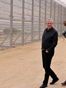 غانتس والجدار العازل مع قطاع غزة