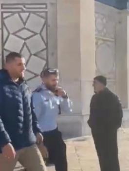 اعتقال موظفين في اوقاف القدس