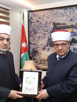 وزير الاوقاف حاتم البكري