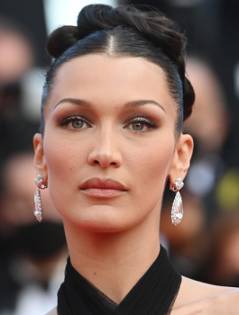 بيلا حديد والمحجبات