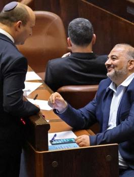 الشيخ كمال الخطيب ومنصور عباس