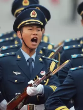 وزير دفاع تايون والحرب