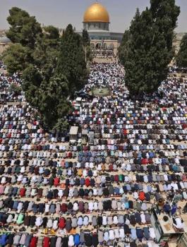 صلاة الجمعة في الاقصى