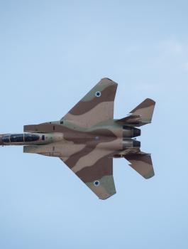 الطيران الاسرائيلي في سماء غزة