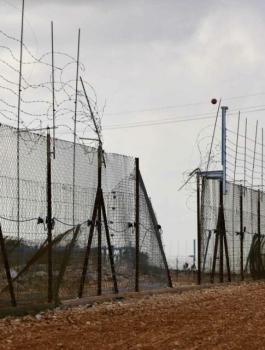 الجيش  الاسرائيلي والجدار