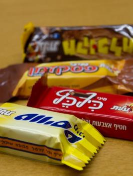 شترواس ومنتجات الشوكلاته