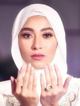 فنانة مصرية