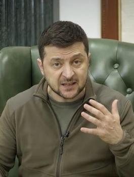 الرئيس الاوكراني والحرب