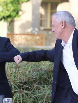 نفتالي بنيت وبني غانتس