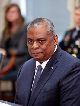 وزير الدفاع الامريكي والصين