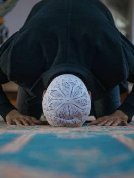 قتلته وهو يصلي التراويح