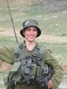 الجندي الاسير عولدين