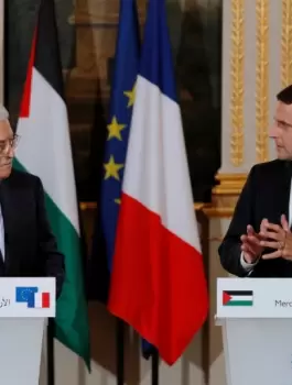 الرئيس عباس في فرنسا