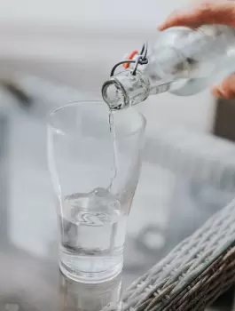 الماء المثلج