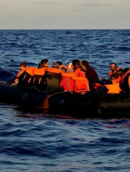 غرق مركب قبالة السواحل السورية