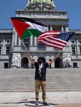 الحكومة الفلسطينية والامريكية