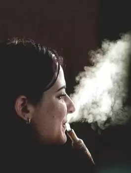 النساء والتدخين