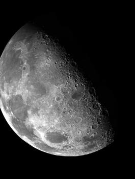 ناسا والقمر