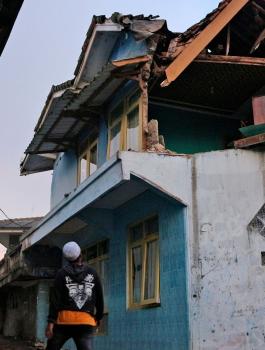 زلزال مدمر في اندونيسيا