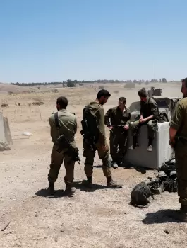 اقتحام قاعدة عسكرية اسرائيلية وسرقة سلاح