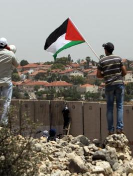 يوم الارض.jpg