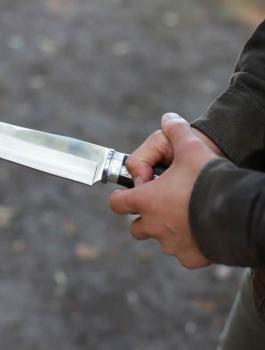 what-does-it-mean-when-you-dream-about-getting-stabbed.jpg