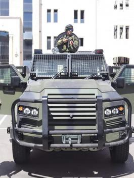 الامن الفلسطيني يتسلم مدرعات