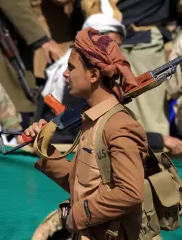 Yemen-Houthi-fighter.webp