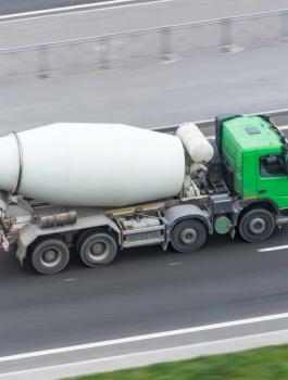 سرقة خلاط باطون في رام الله