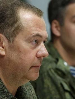 20231005150517reup-2023-10-05t150316z_1343788368_rc2em3adeoxr_rtrmadp_3_ukraine-crisis-russia-medvedev.h-730x438.jpg