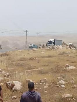 المسنوطنون يهاجمون مركبات المواطنين