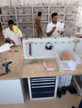 تصنيع اطراف لجرحى غزة - الامارات