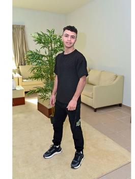 الشاب الغزي جهاد بعد رحلة العلاج