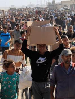 توزيع المساعدات في غزة