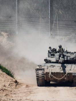240407-gaza-israeli-tank-vl-1033p-cf9575.jpg